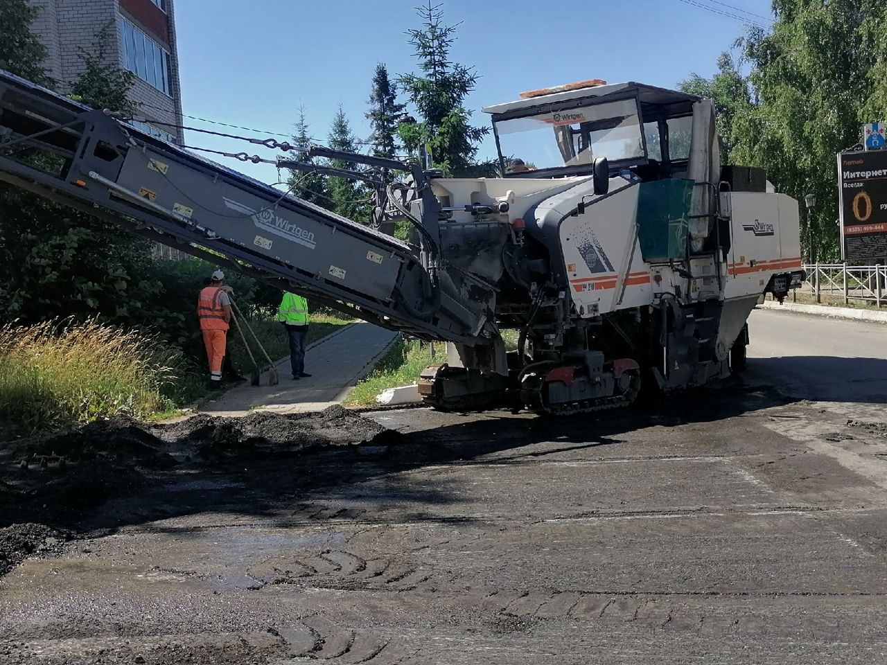 В Менделеевске ведутся дорожные работы по ул.Октябрьская | 05.07.2021 |  Менделеевск - БезФормата