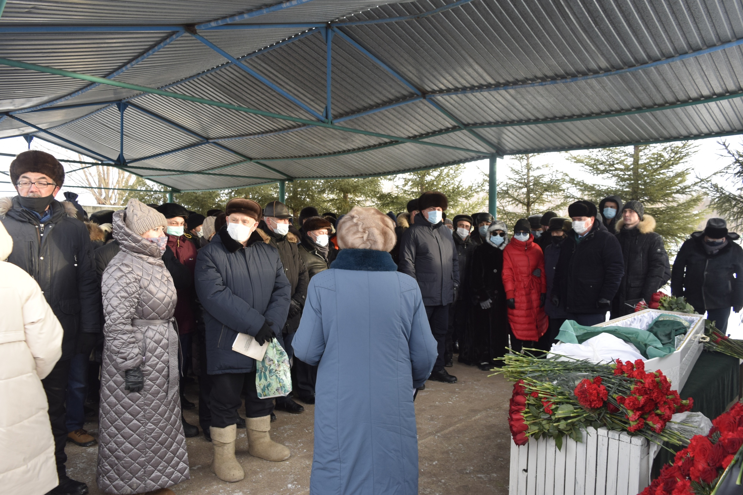 Новости набережные. Менделеевский глава Гафаров. Гафаров Татарстан Рустам. Гафаров Менделеевский район руководитель. Прощальное церемония в Кушнаренковском районе.