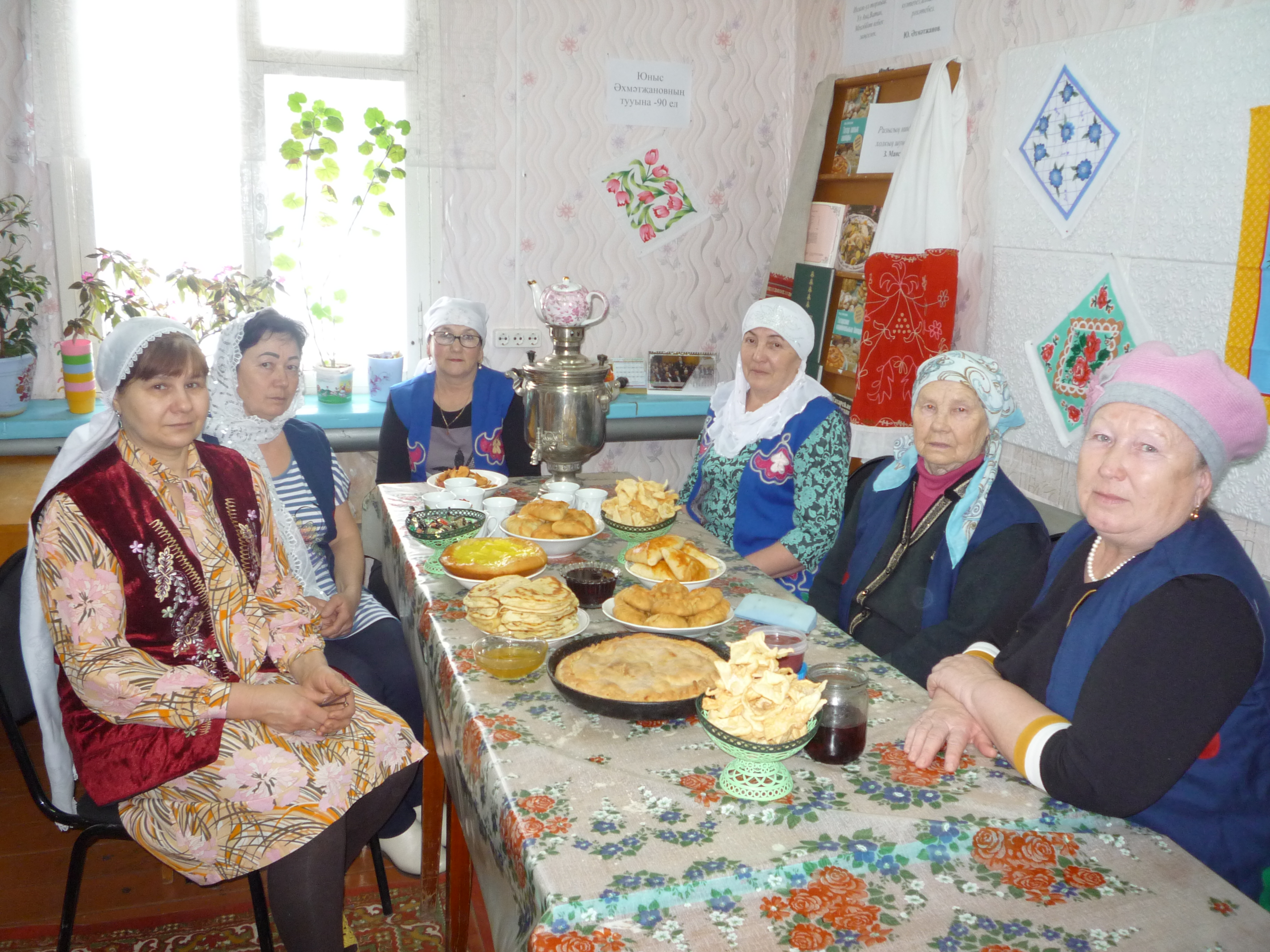 28 нче февраль көнне Тойгуҗа авылы китапханә һәм мәдәният хезмәткәрләре  Юныс Әхмәтҗановның тууына 90 ел тулу уңаеннан 