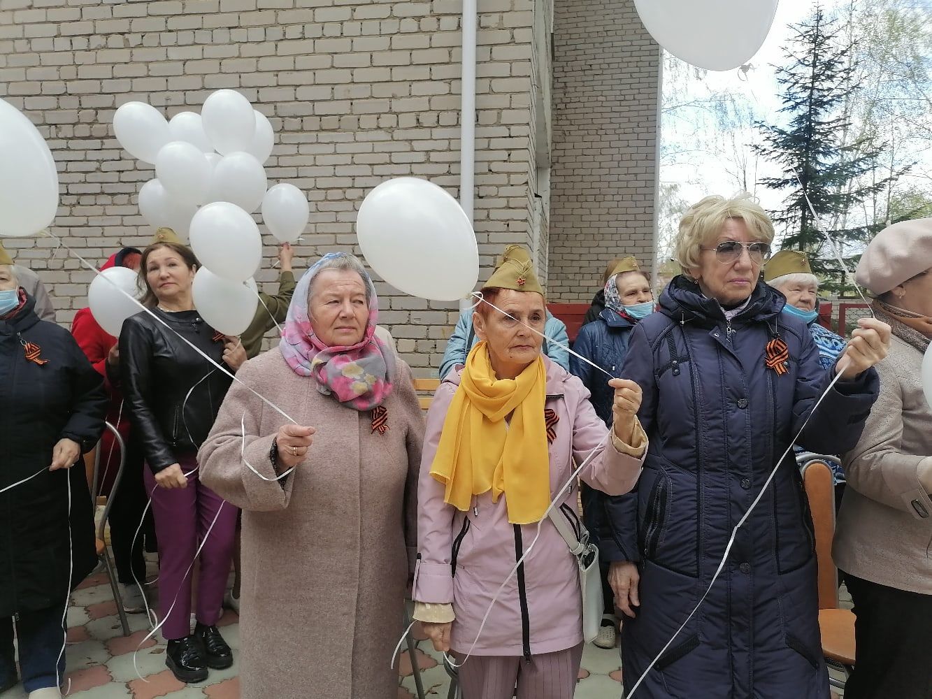 В центре социальной помощи «Саулык» («Здоровье») станцевали «Вальс Победы»  | 07.05.2021 | Менделеевск - БезФормата