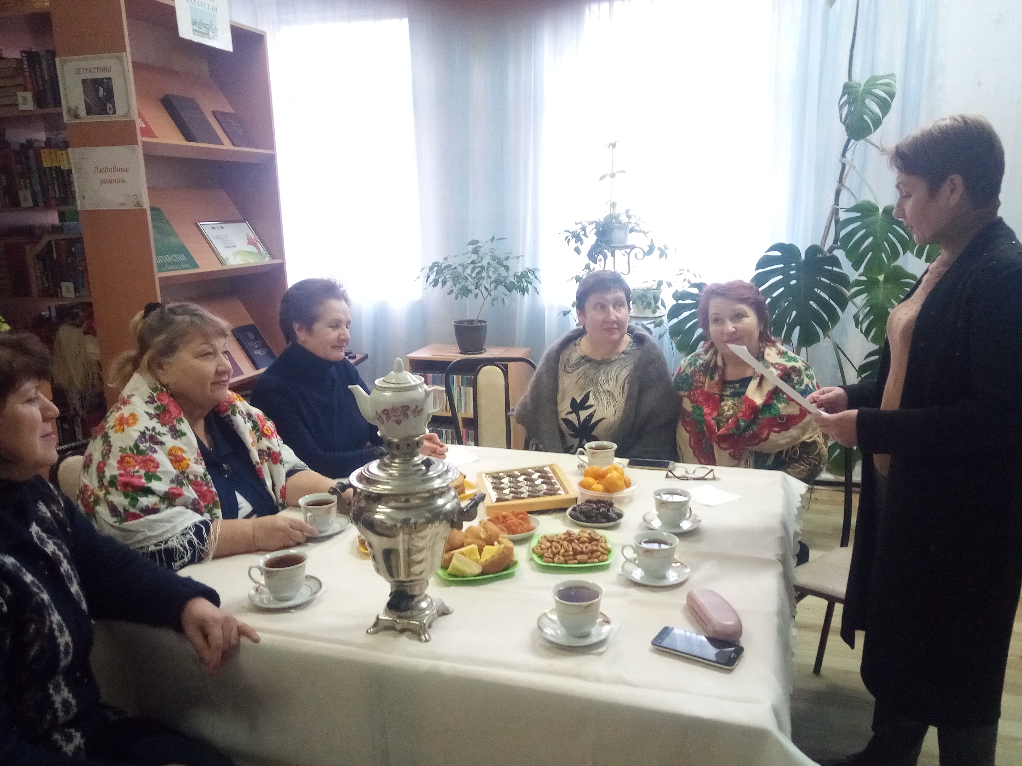 Сценарий на чаепитие. Посиделки мы за чаем не скучаем. Чаепитие в Татарстане. Чайные посиделки "мы за чаем не скучаем. Посиделки мы за чаем не скучаем к Международному Дню чая.
